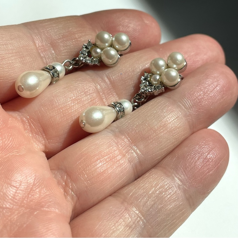 Vintage faux pearl dangle earrings rhinestones silvertone - Picture 3 of 7